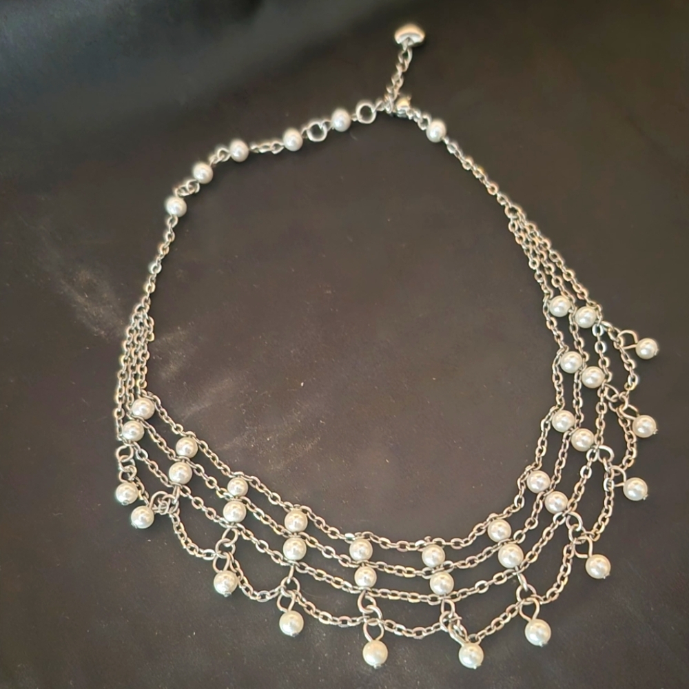 Elegant Silver And Pearls Chocker Necklace